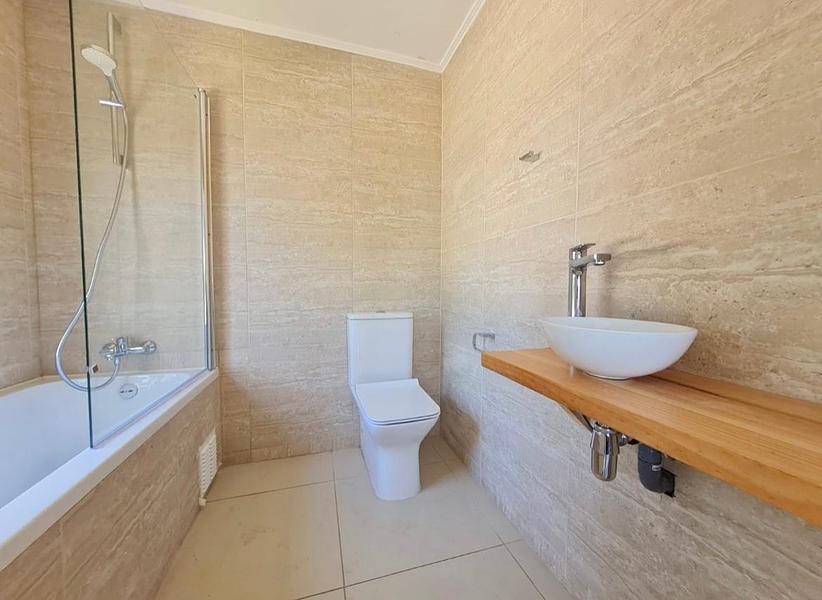 ¡Espacio, Privacidad y Cero Gastos Comunes: Tu Nueva Casa Estilo Mariposa!